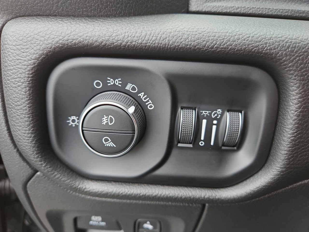 2025 RAM Ram 1500 RAM 1500 BIG HORN CREW CAB 4X4 5'7' BOX