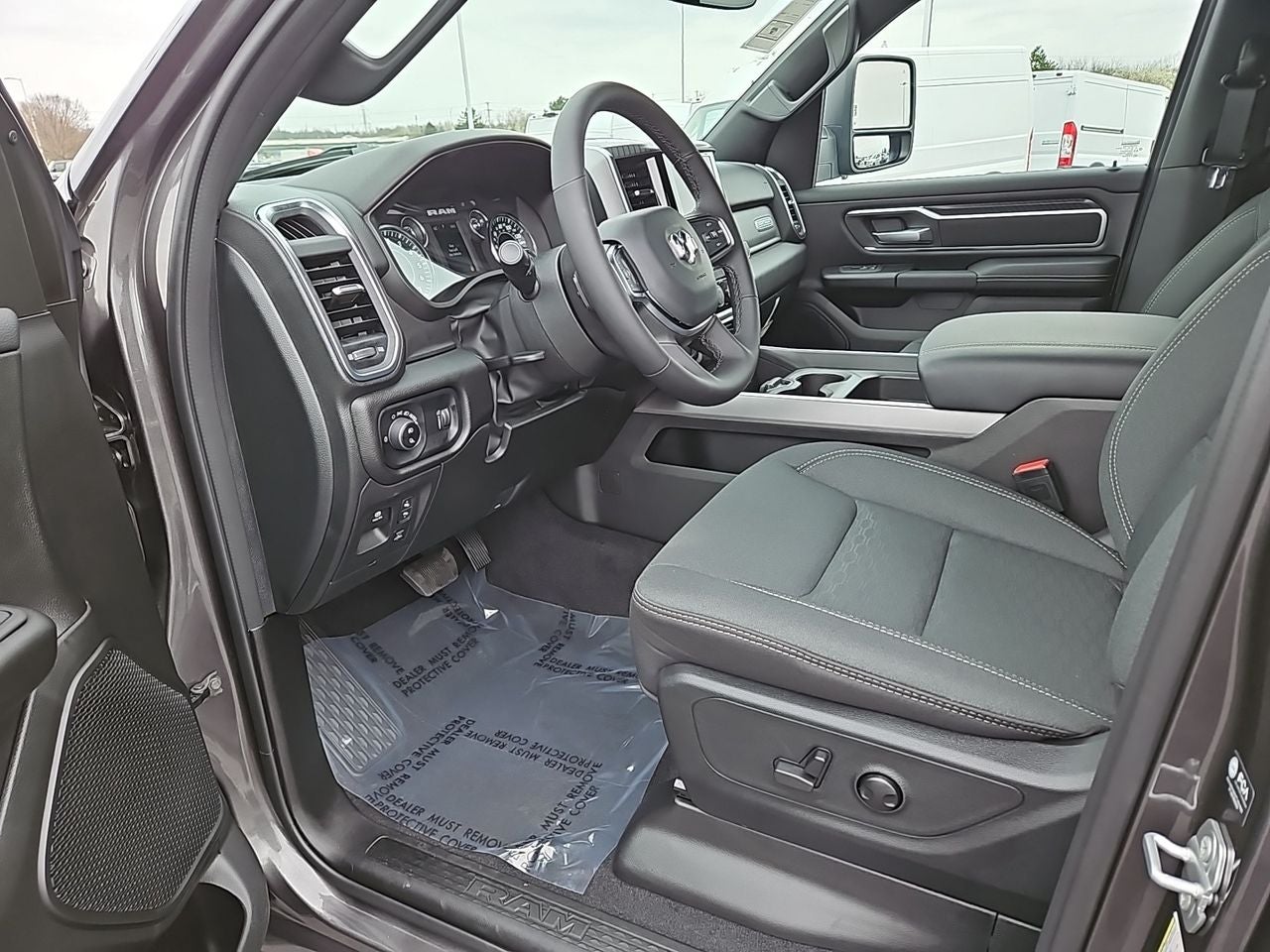 2025 RAM Ram 1500 RAM 1500 BIG HORN CREW CAB 4X4 5'7' BOX