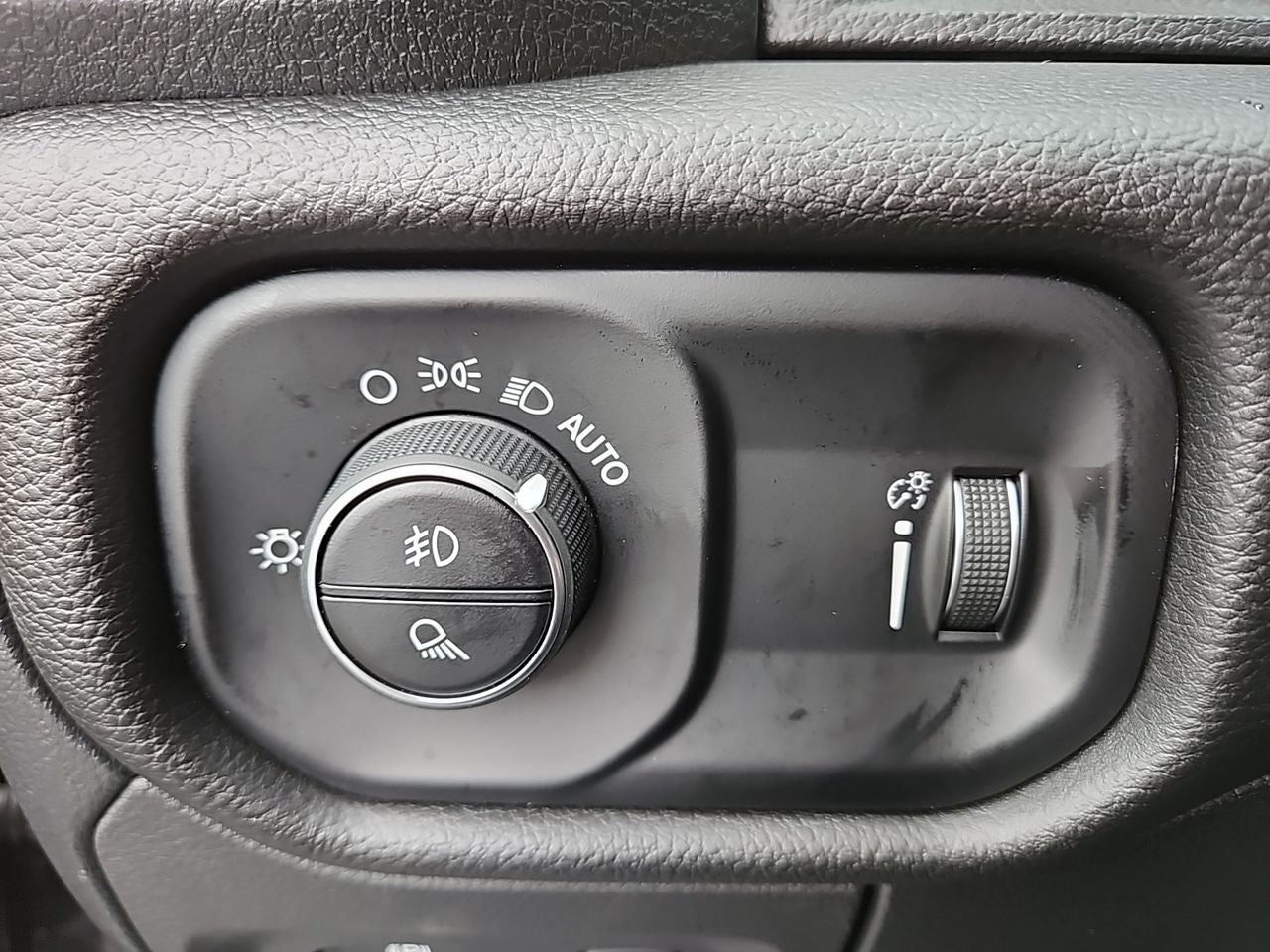 2025 RAM Ram 1500 RAM 1500 BIG HORN CREW CAB 4X4 5'7' BOX