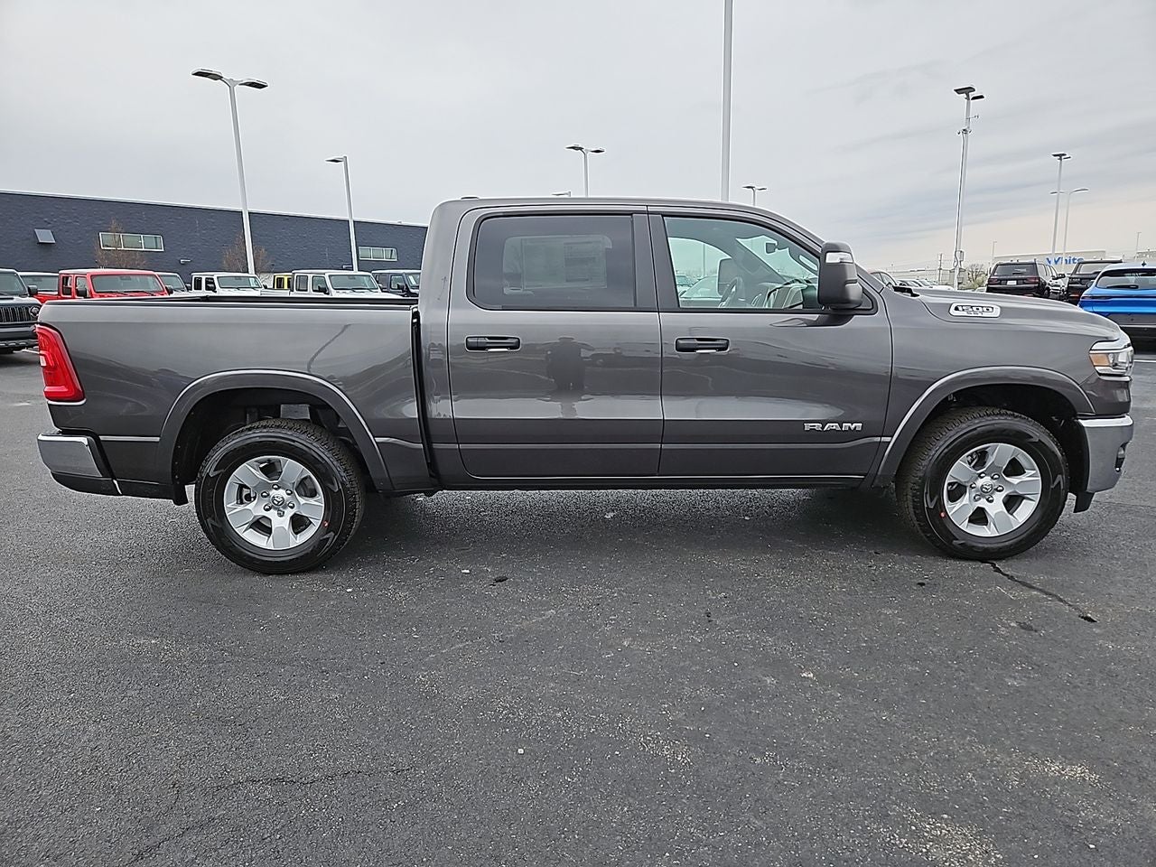 2025 RAM Ram 1500 RAM 1500 BIG HORN CREW CAB 4X4 5'7' BOX