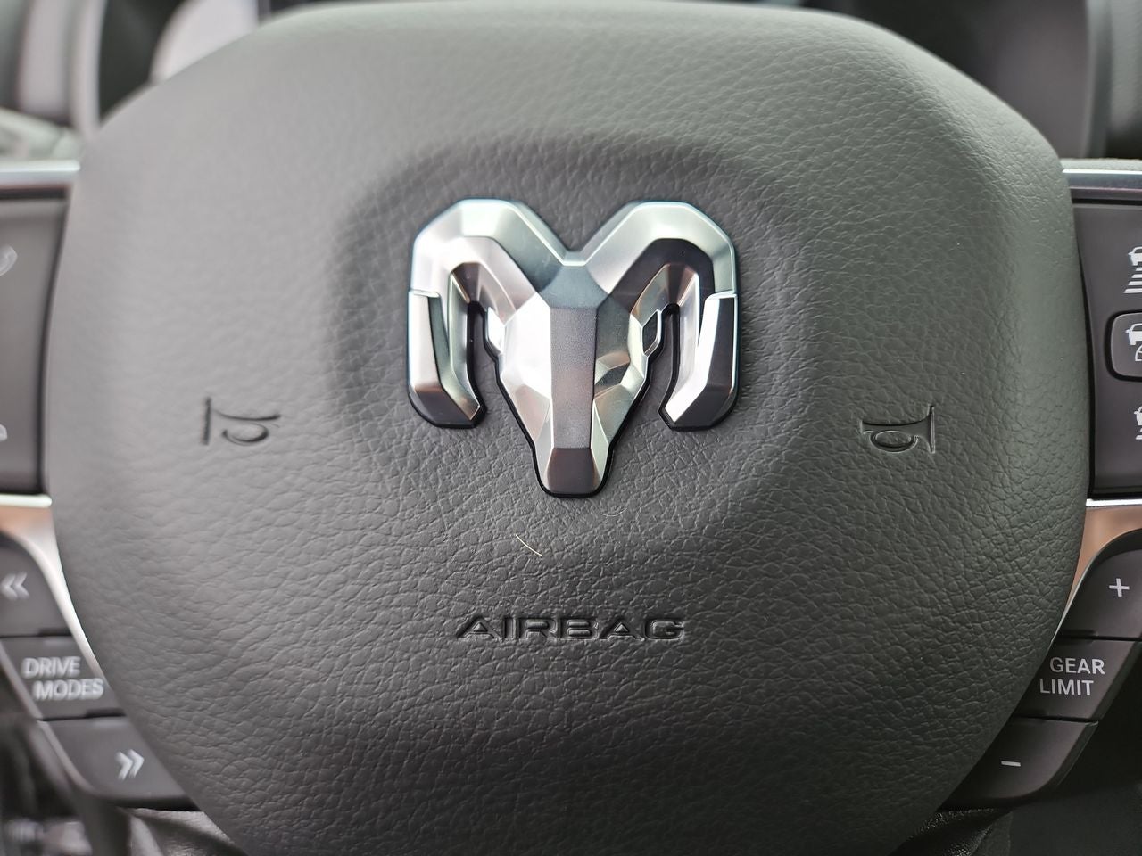 2025 RAM Ram 1500 RAM 1500 BIG HORN CREW CAB 4X4 5'7' BOX