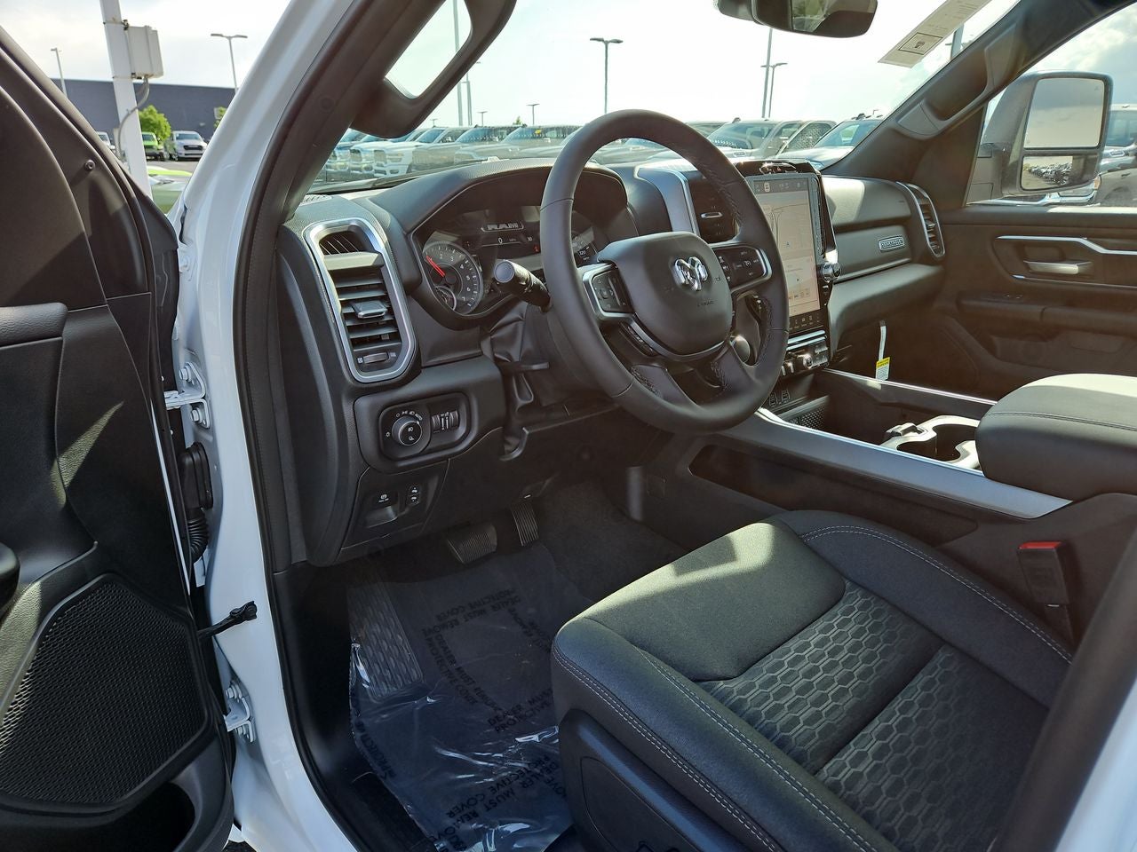 2025 RAM Ram 1500 RAM 1500 BIG HORN CREW CAB 4X4 5'7' BOX