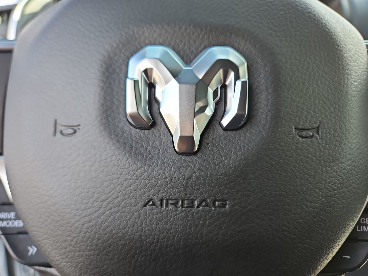 2025 RAM Ram 1500 RAM 1500 BIG HORN CREW CAB 4X4 5'7' BOX