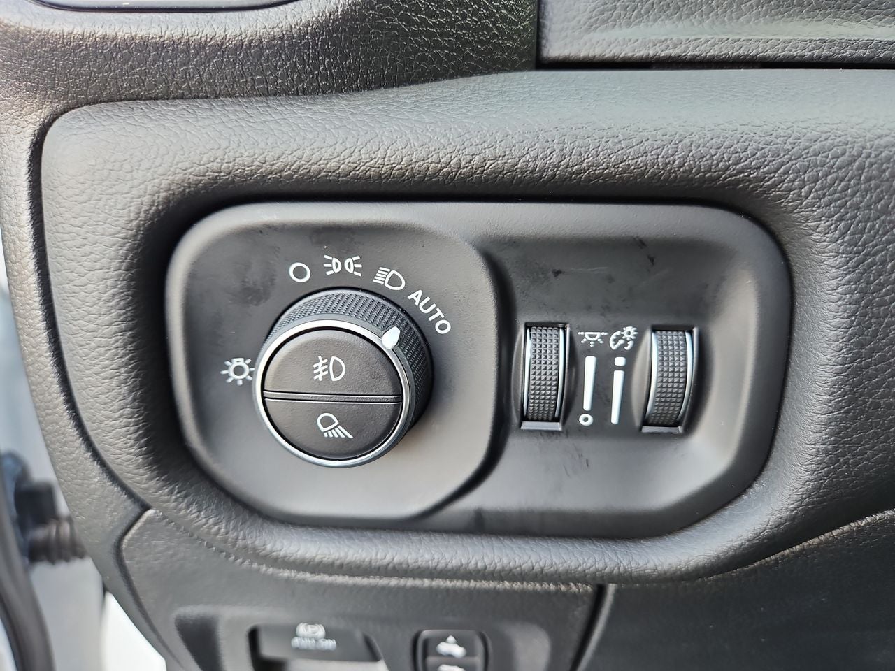 2025 RAM Ram 1500 RAM 1500 BIG HORN CREW CAB 4X4 5'7' BOX