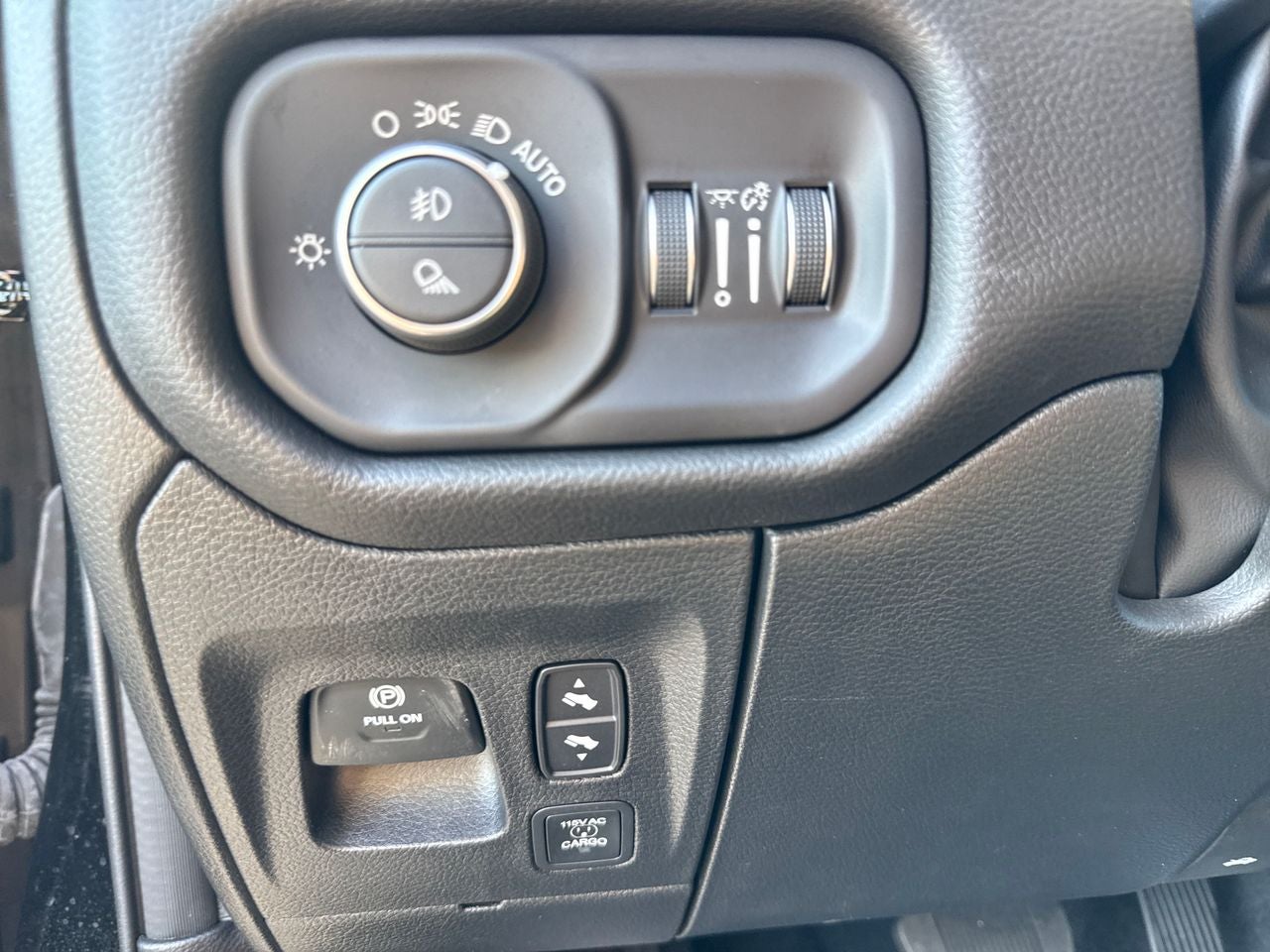 2025 RAM 1500 Laramie Crew Cab 4x4 5'7' Box