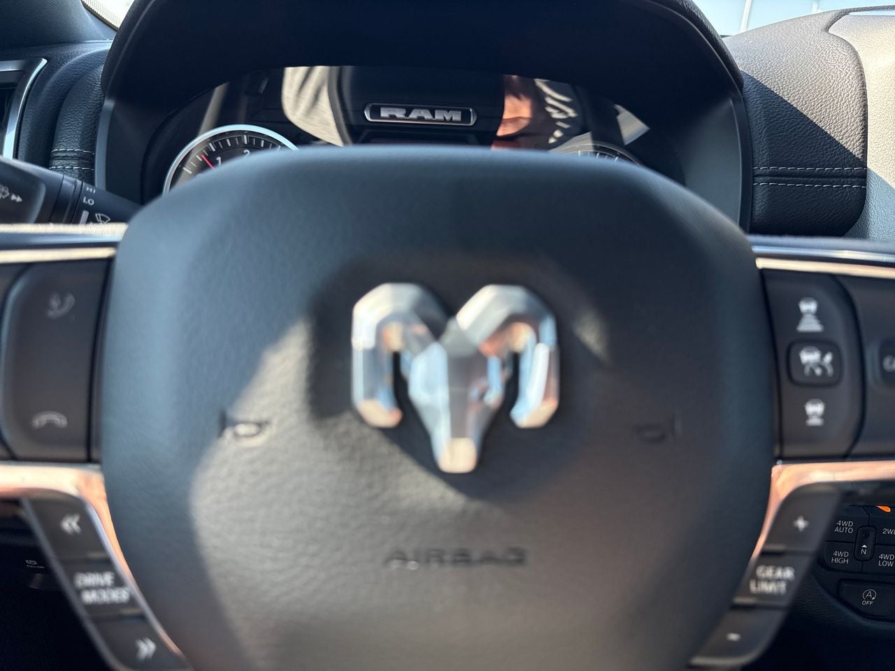 2025 RAM 1500 Laramie Crew Cab 4x4 5'7' Box
