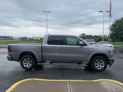 2022 RAM 1500 Laramie Crew Cab 4x4 5'7' Box