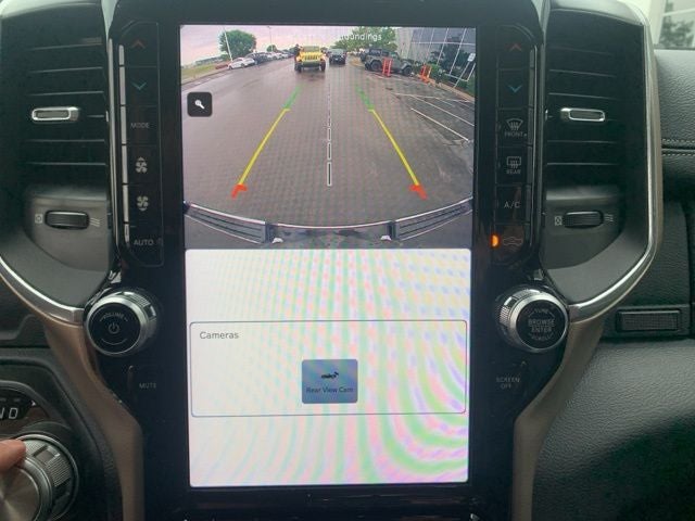 2022 RAM 1500 Laramie Crew Cab 4x4 5'7' Box