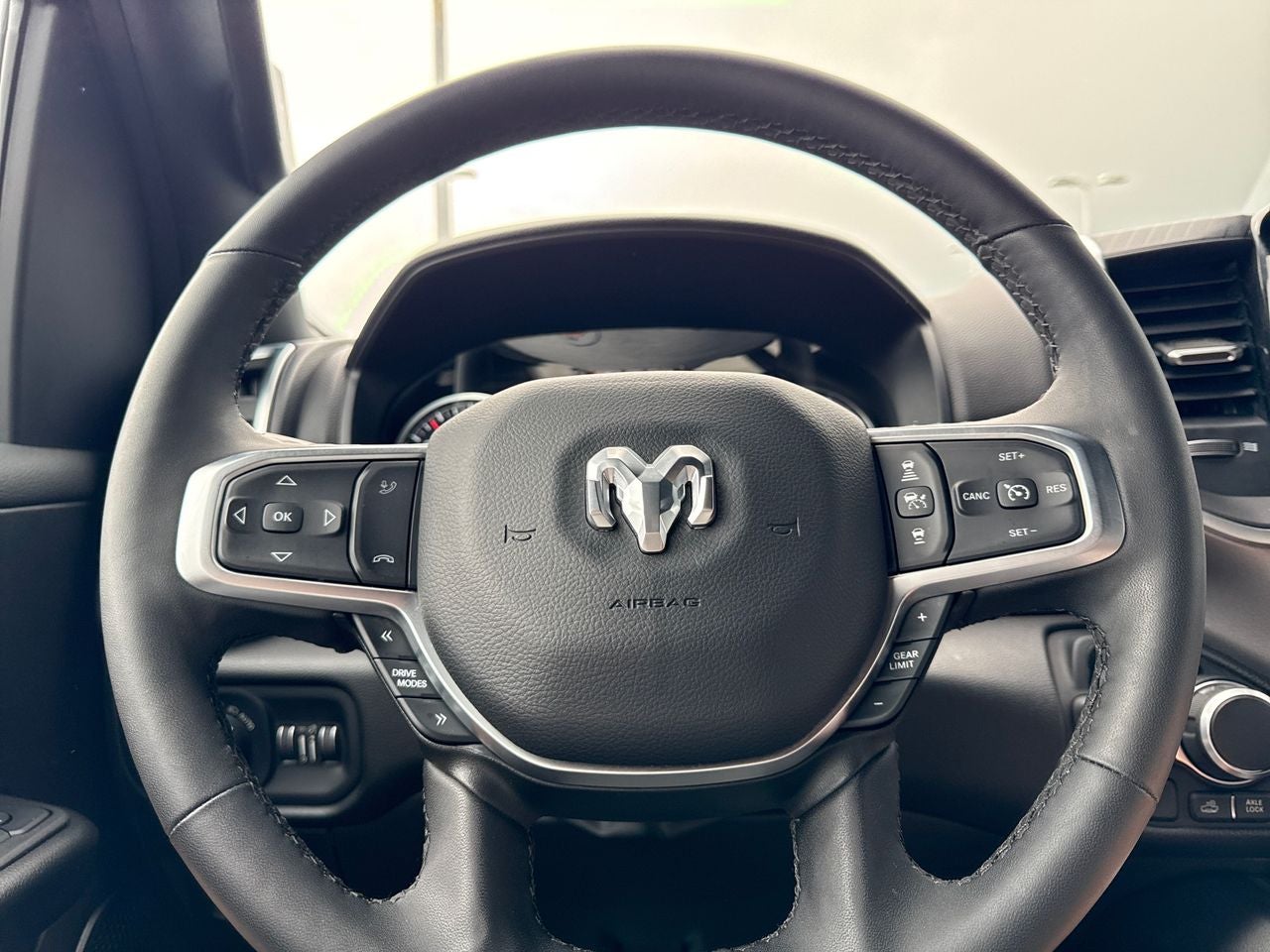 2025 RAM 1500 Big Horn Crew Cab 4x4 6'4' Box