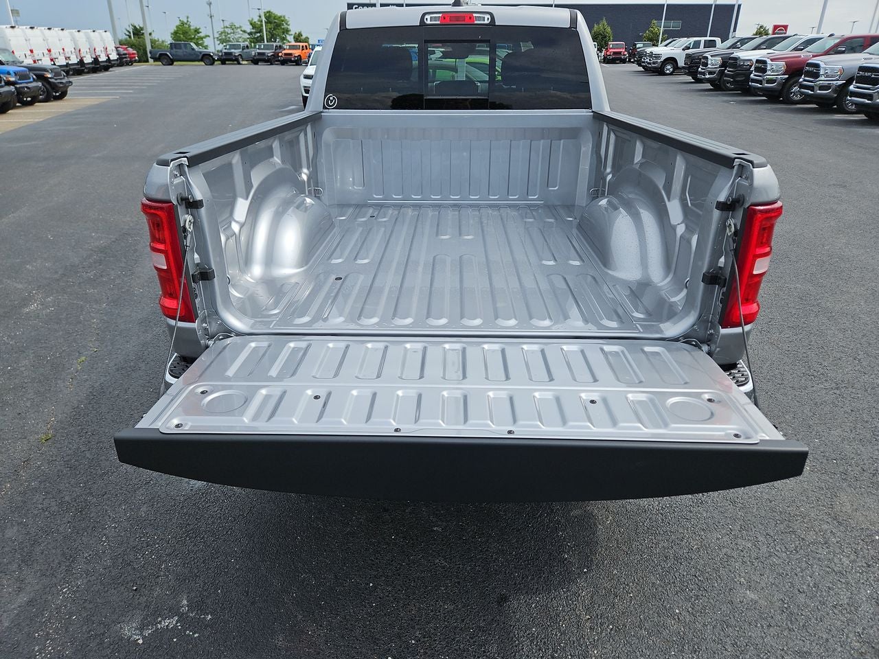 2025 RAM Ram 1500 RAM 1500 BIG HORN CREW CAB 4X4 6'4' BOX