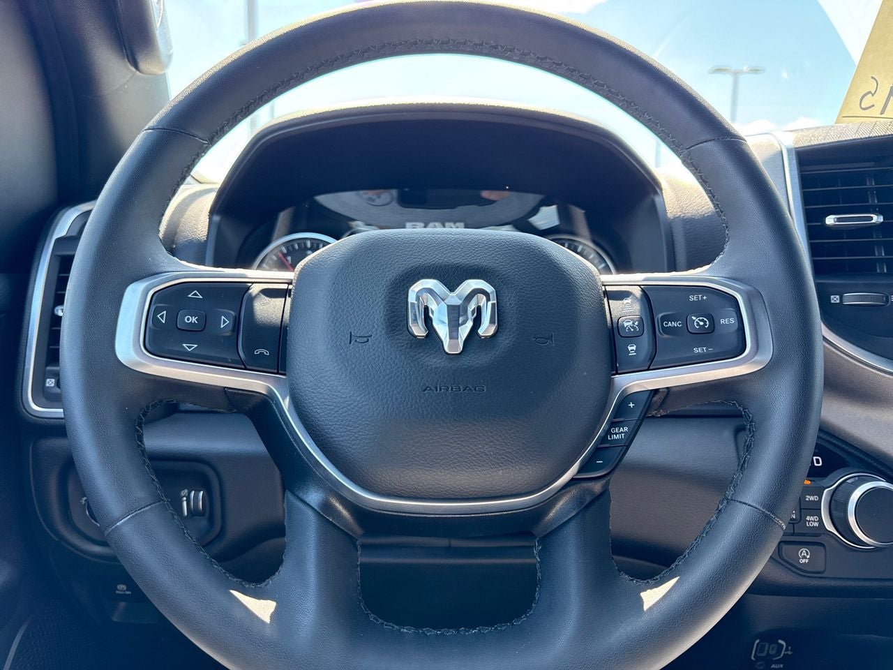 2025 RAM 1500 Big Horn Crew Cab 4x4 6'4' Box