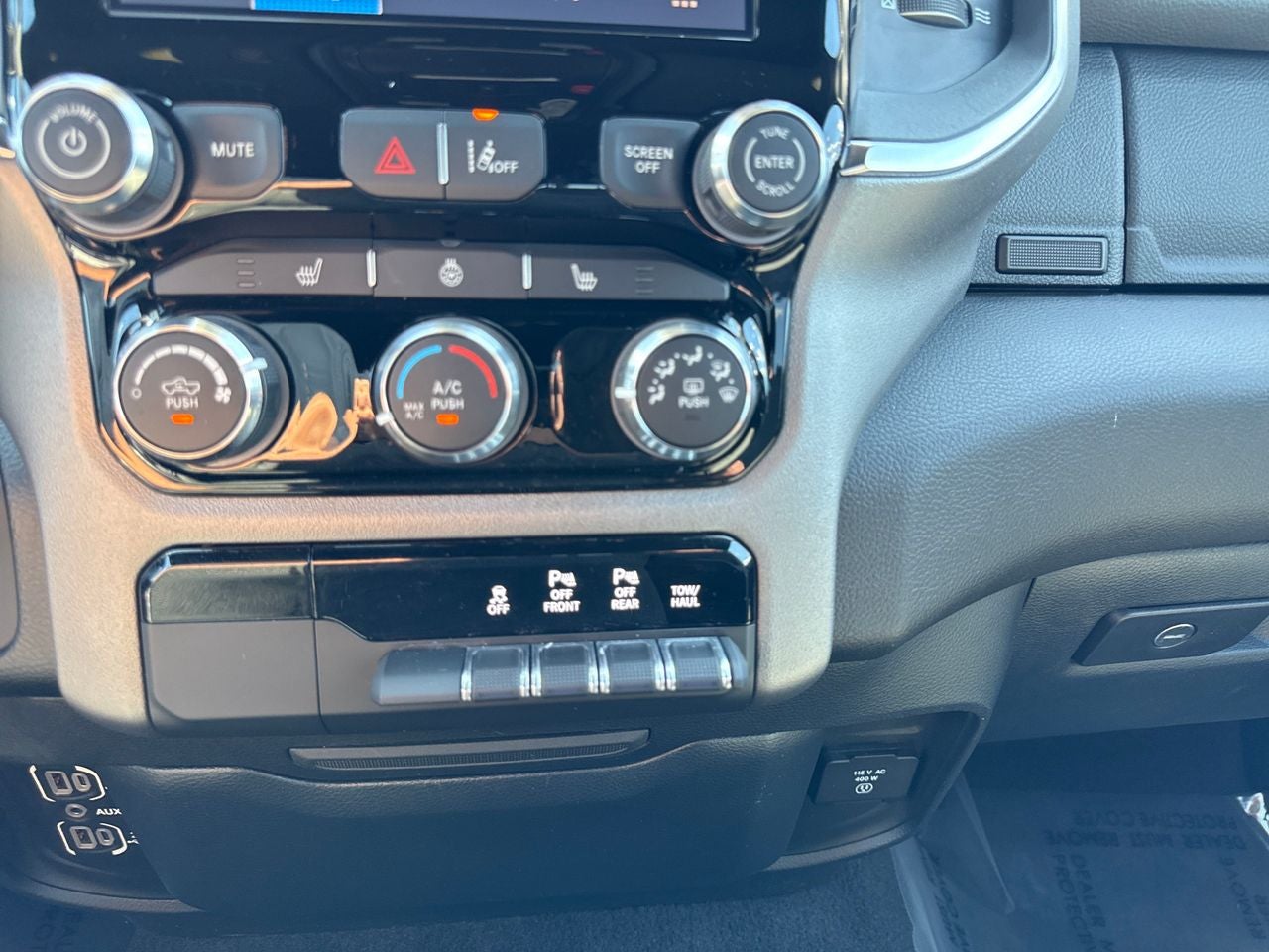 2025 RAM 1500 Big Horn Crew Cab 4x4 6'4' Box