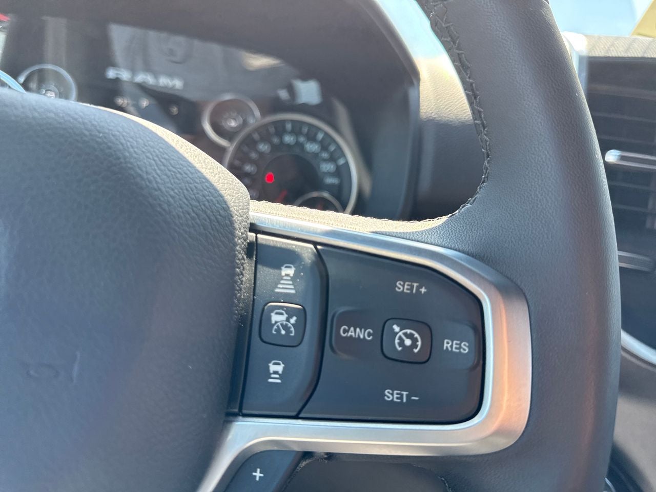 2025 RAM 1500 Big Horn Crew Cab 4x4 6'4' Box