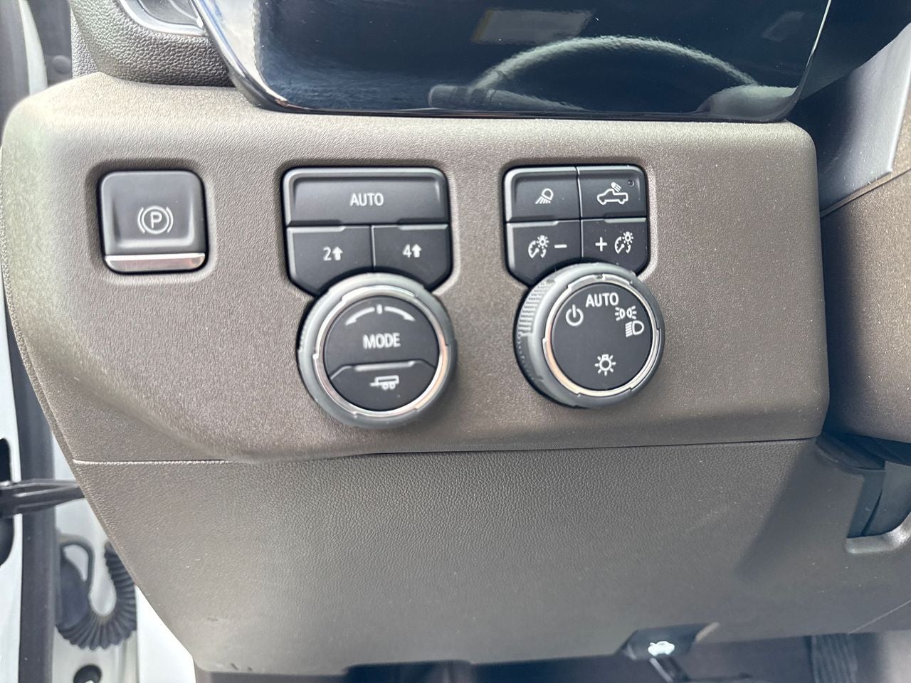 2023 Chevrolet Silverado 1500 4WD Crew Cab Standard Bed LT