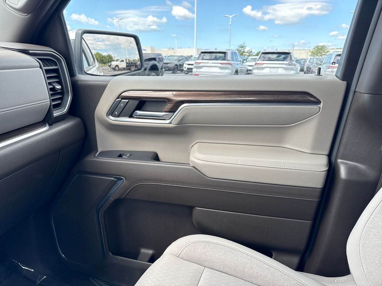 2023 Chevrolet Silverado 1500 4WD Crew Cab Standard Bed LT