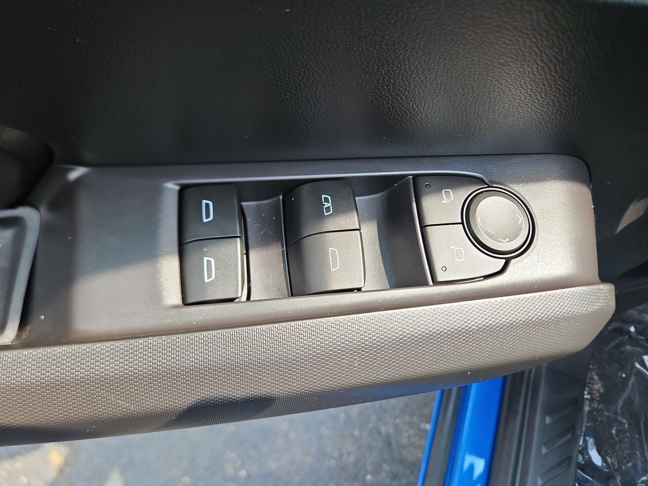 2023 Chevrolet Colorado 4WD Crew Cab Short Box LT