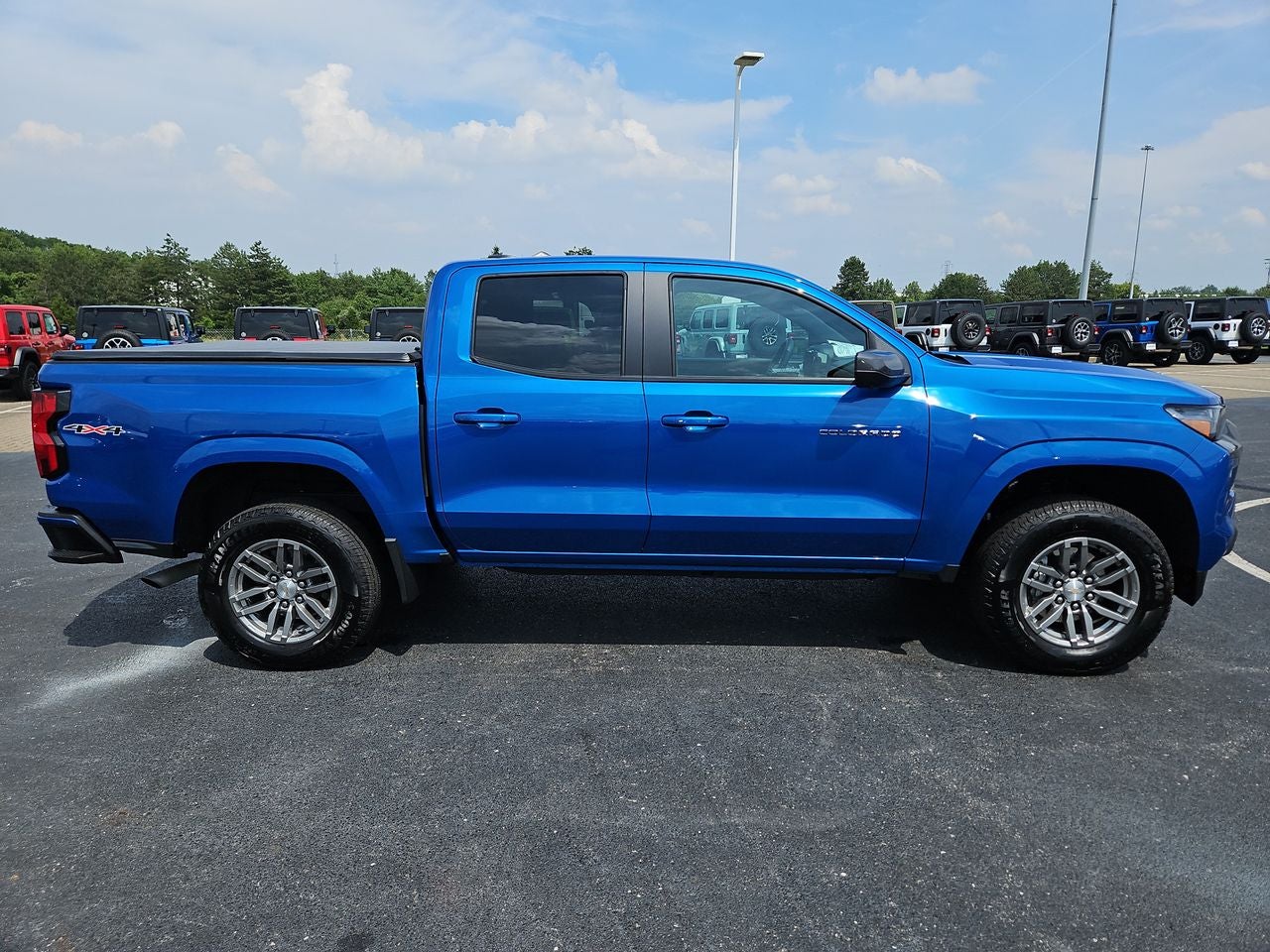 2023 Chevrolet Colorado 4WD Crew Cab Short Box LT