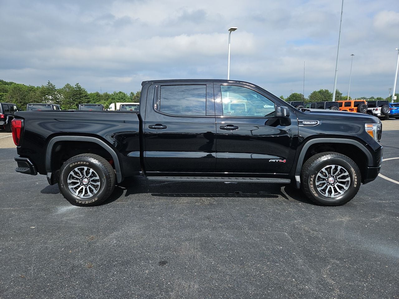 2021 GMC Sierra 1500 4WD Crew Cab Short Box AT4
