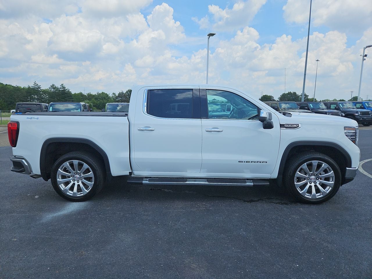 2022 GMC Sierra 1500 SLT