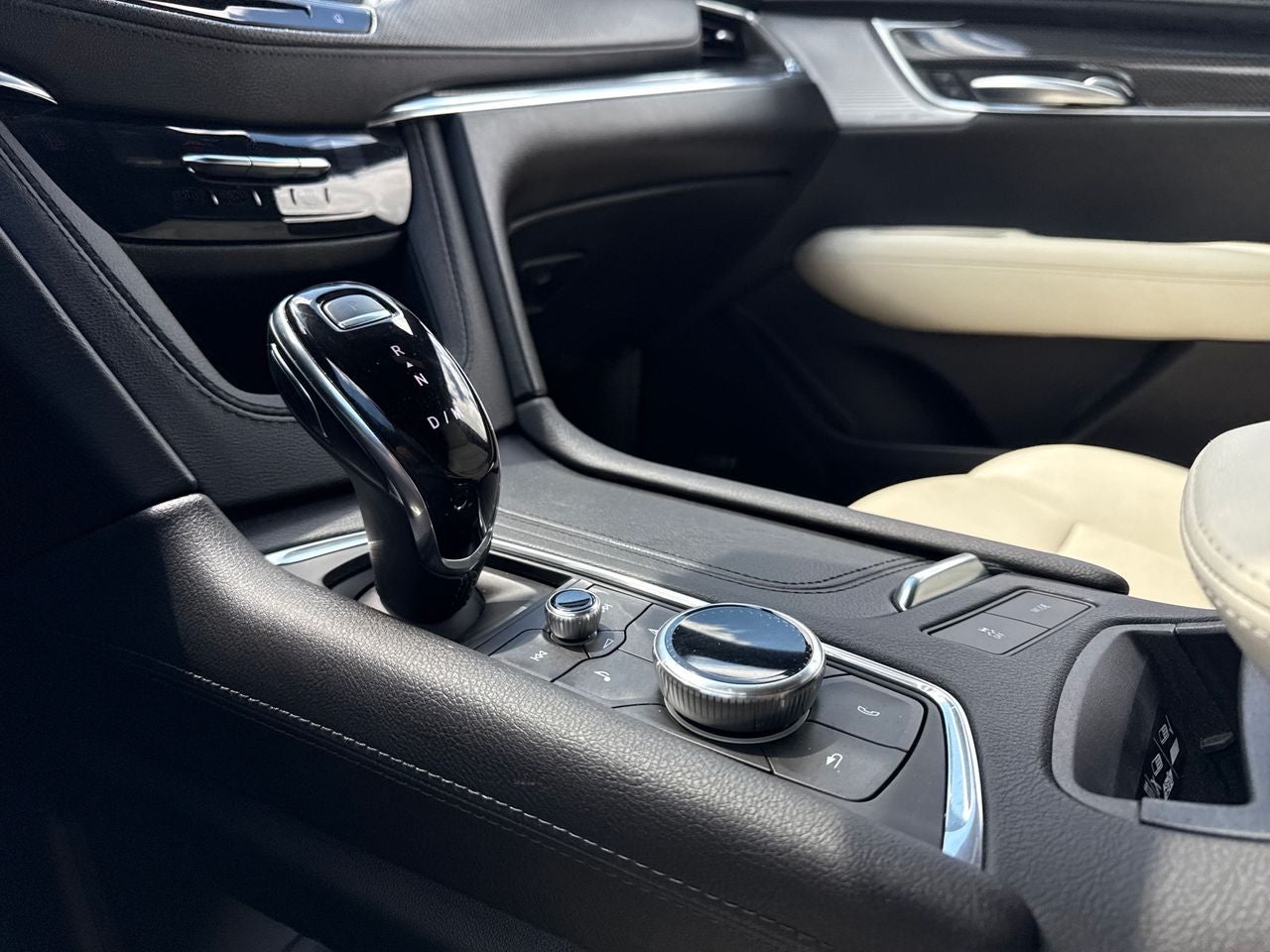 2023 Cadillac XT5 AWD Sport