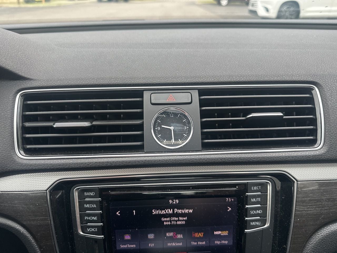 2017 Volkswagen Passat 1.8T SE