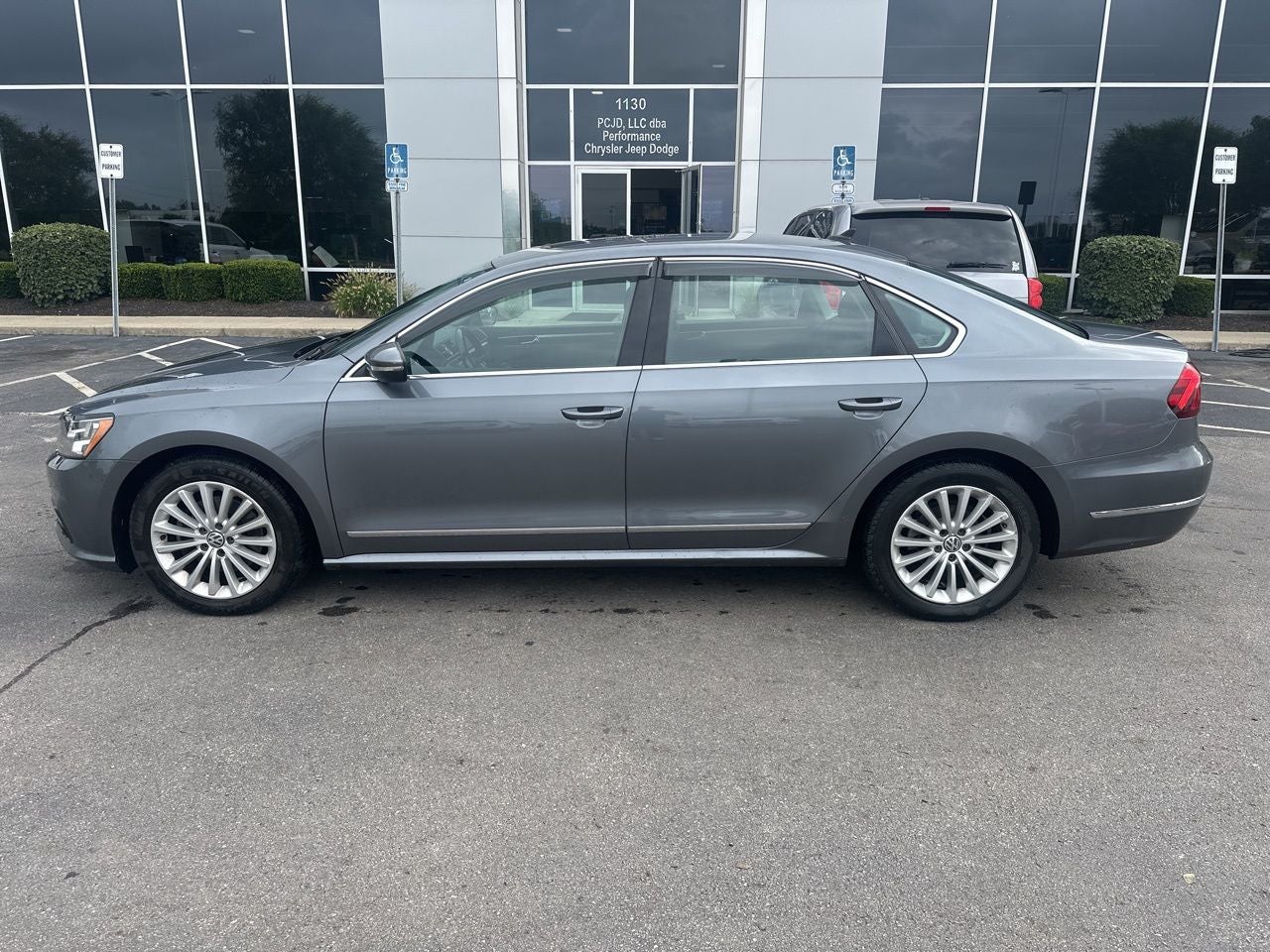 2017 Volkswagen Passat 1.8T SE