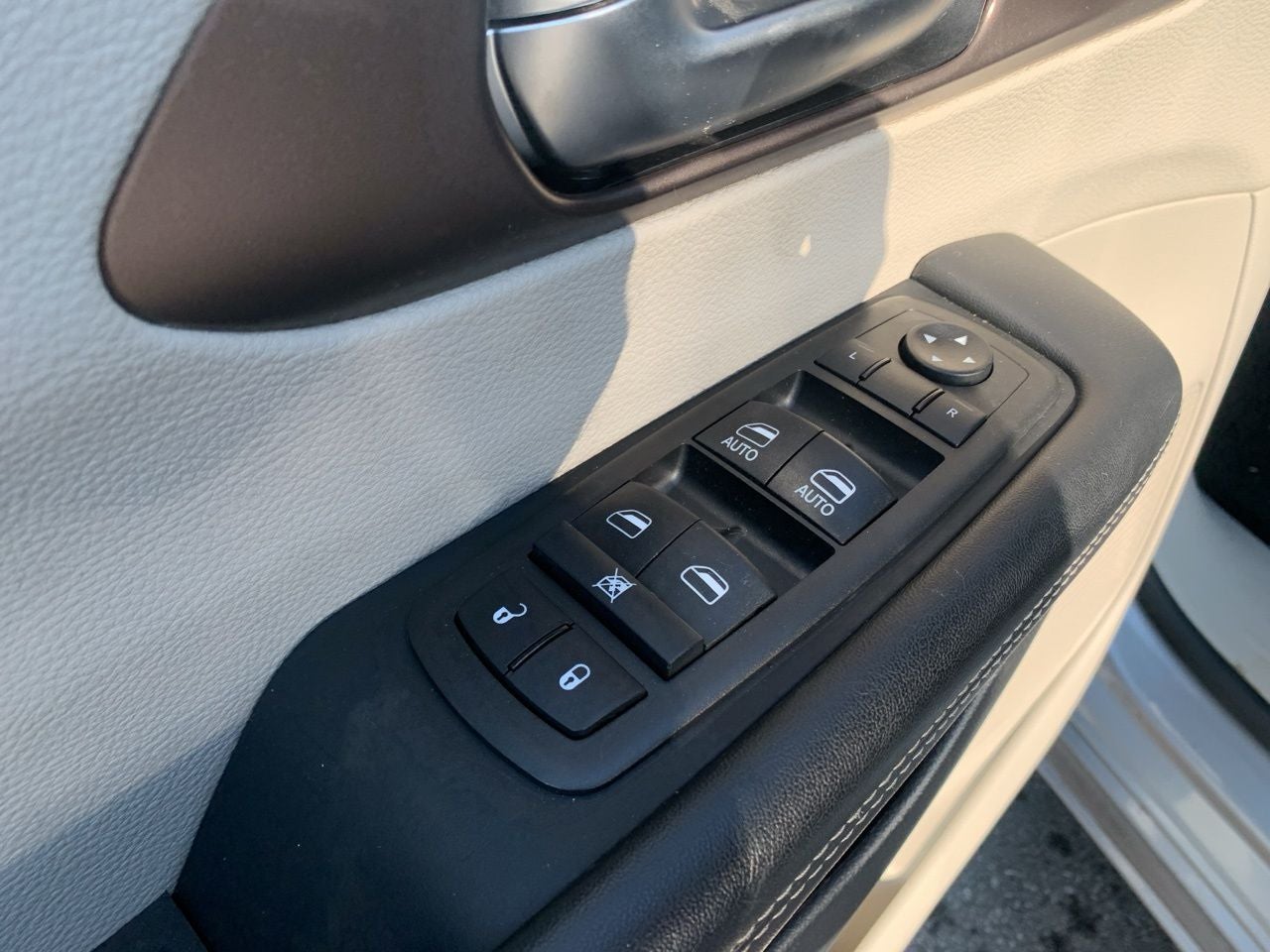 2021 Chrysler Voyager LX