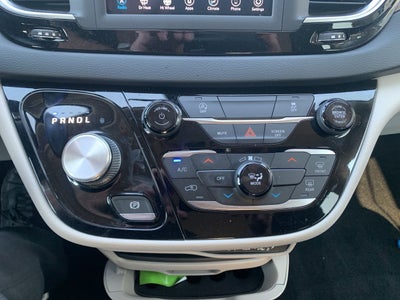 2021 Chrysler Voyager LX