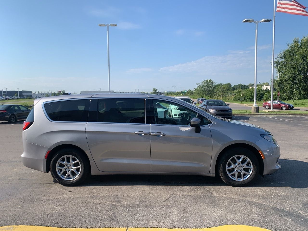 2021 Chrysler Voyager LX