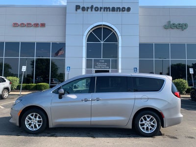 2021 Chrysler Voyager LX
