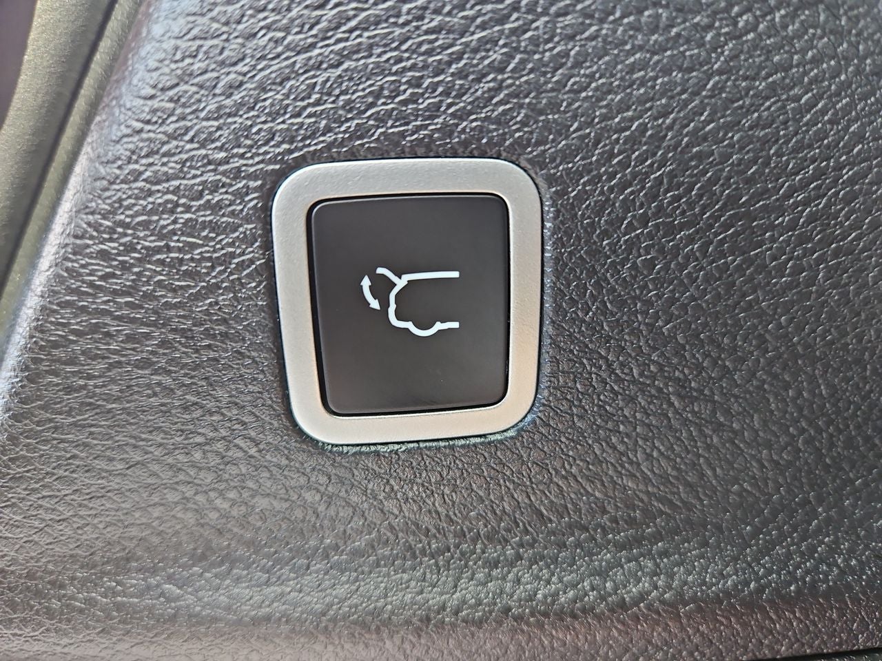 2025 Chrysler Voyager VOYAGER LX