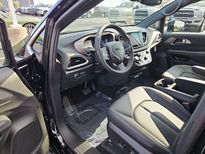 2025 Chrysler Voyager VOYAGER LX