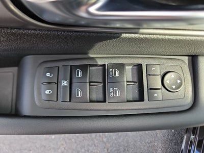 2025 Chrysler Voyager VOYAGER LX