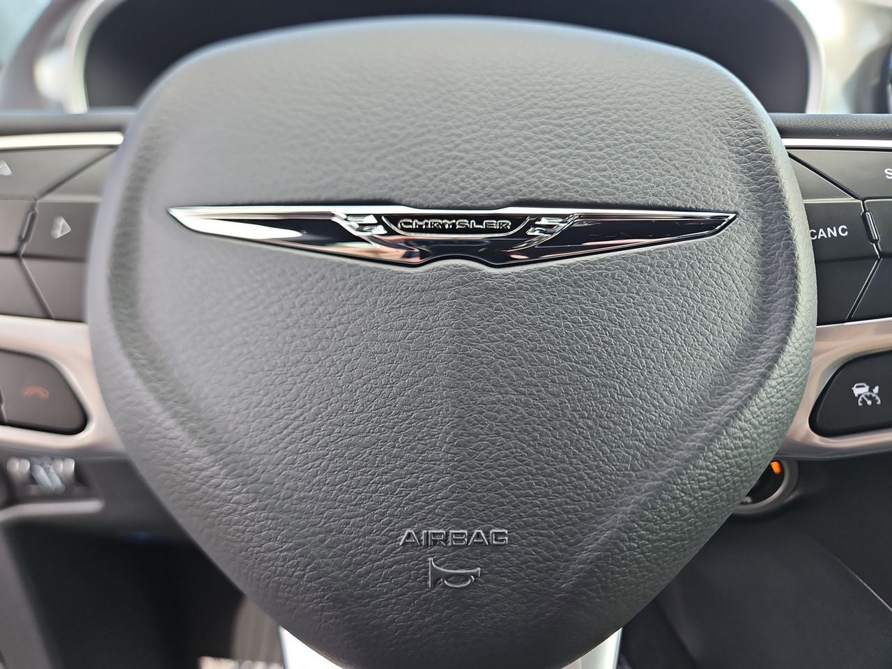 2025 Chrysler Voyager VOYAGER LX