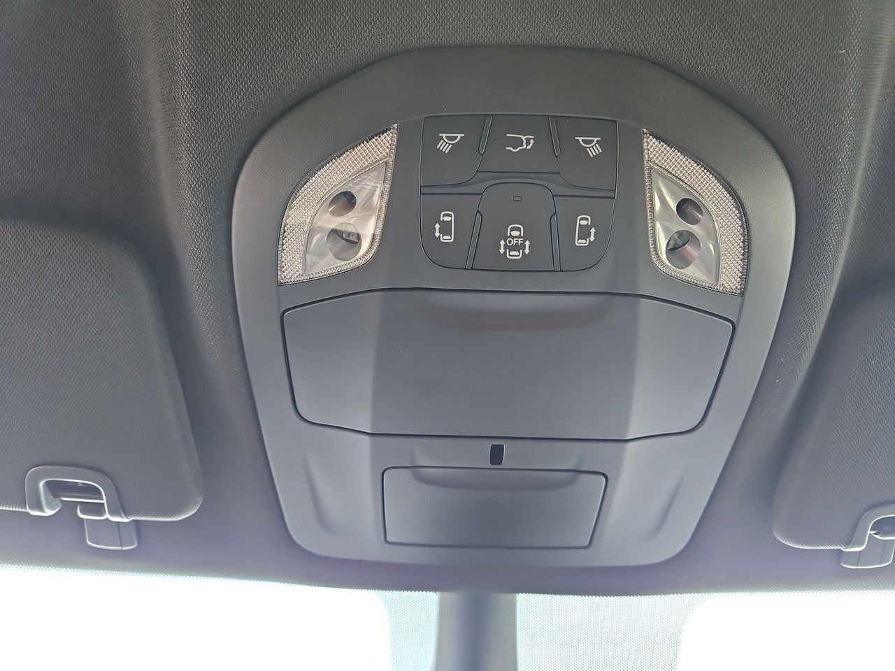 2025 Chrysler Voyager VOYAGER LX