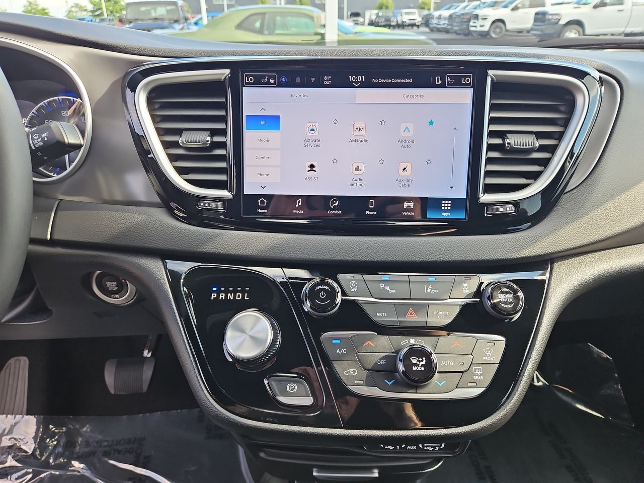 2025 Chrysler Voyager VOYAGER LX