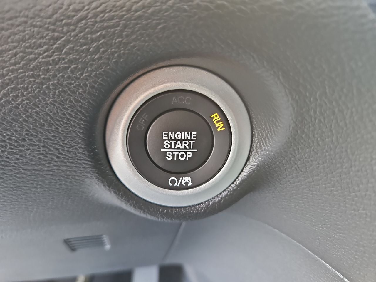 2025 Chrysler Voyager VOYAGER LX