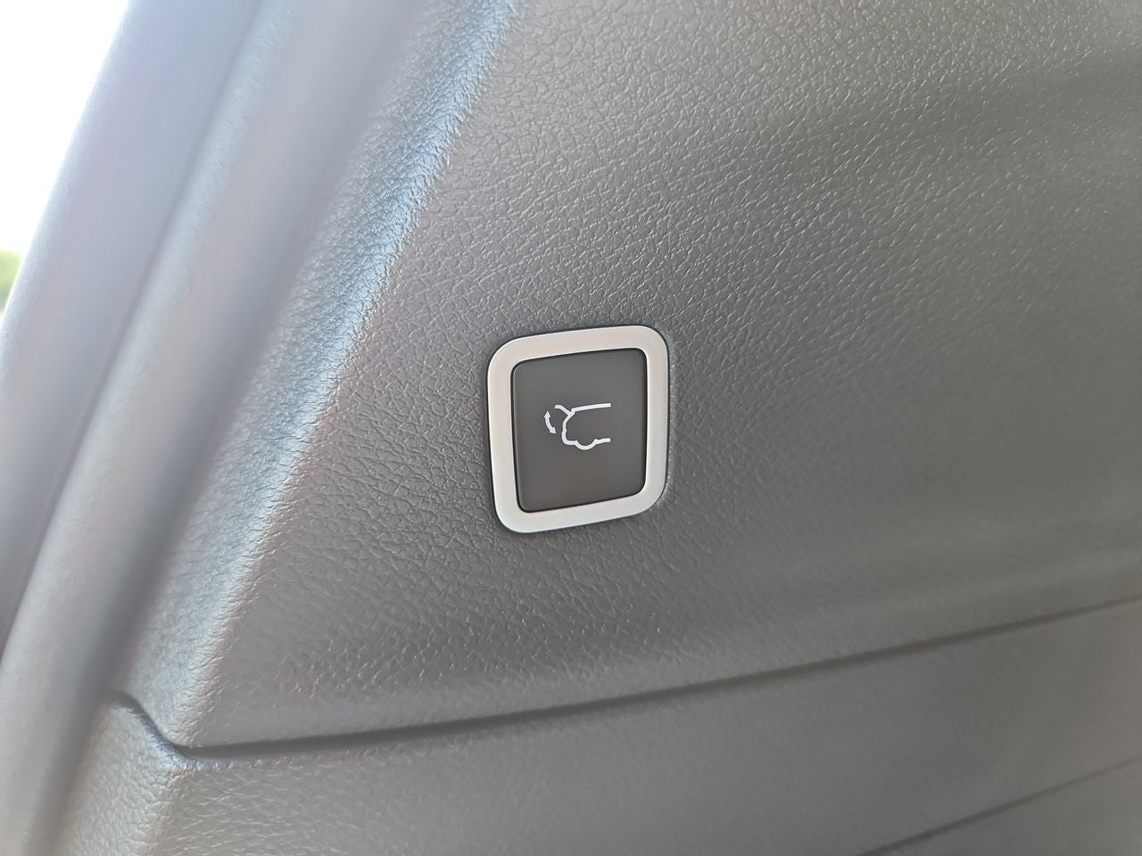 2025 Chrysler Voyager VOYAGER LX