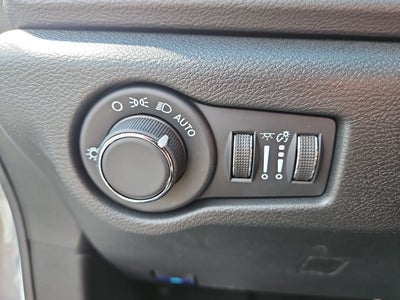 2025 Chrysler Voyager VOYAGER LX