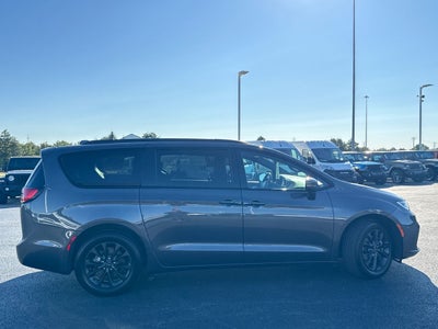 2021 Chrysler Pacifica Touring
