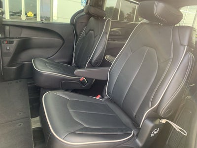 2023 Chrysler Pacifica Limited AWD