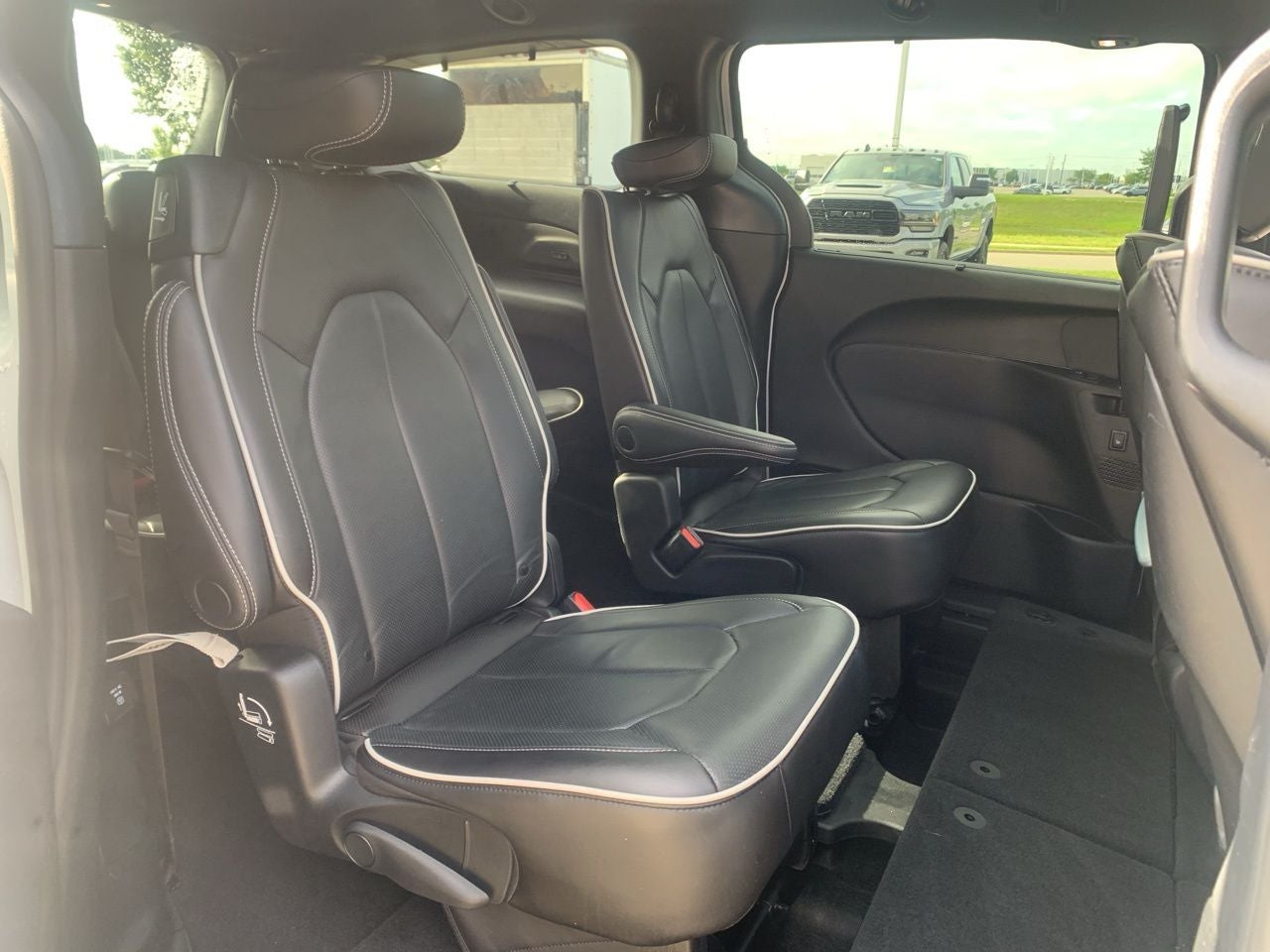 2023 Chrysler Pacifica Limited AWD