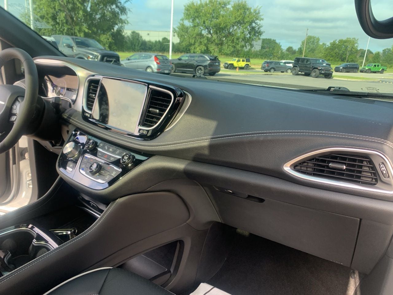 2023 Chrysler Pacifica Limited AWD