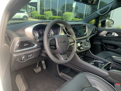 2023 Chrysler Pacifica Limited AWD