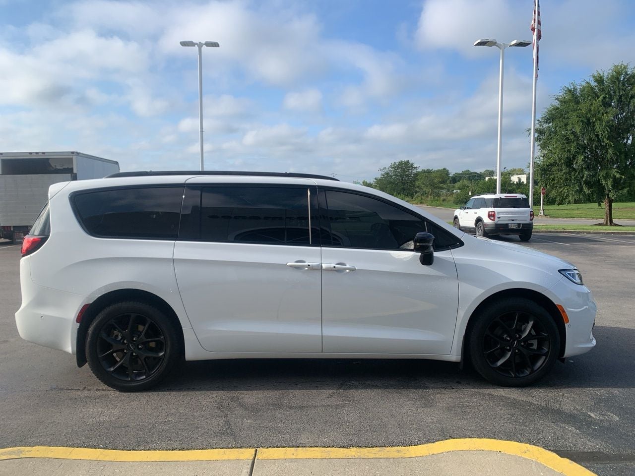 2023 Chrysler Pacifica Limited AWD