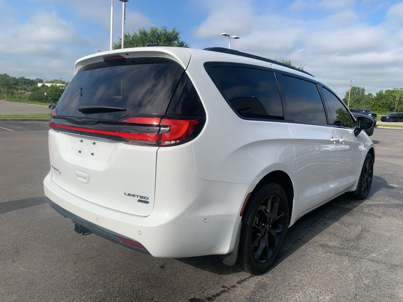 2023 Chrysler Pacifica Limited AWD