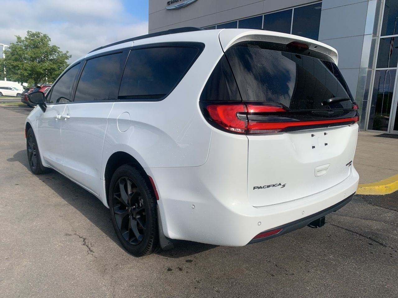 2023 Chrysler Pacifica Limited AWD