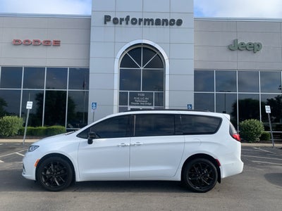 2023 Chrysler Pacifica Limited AWD