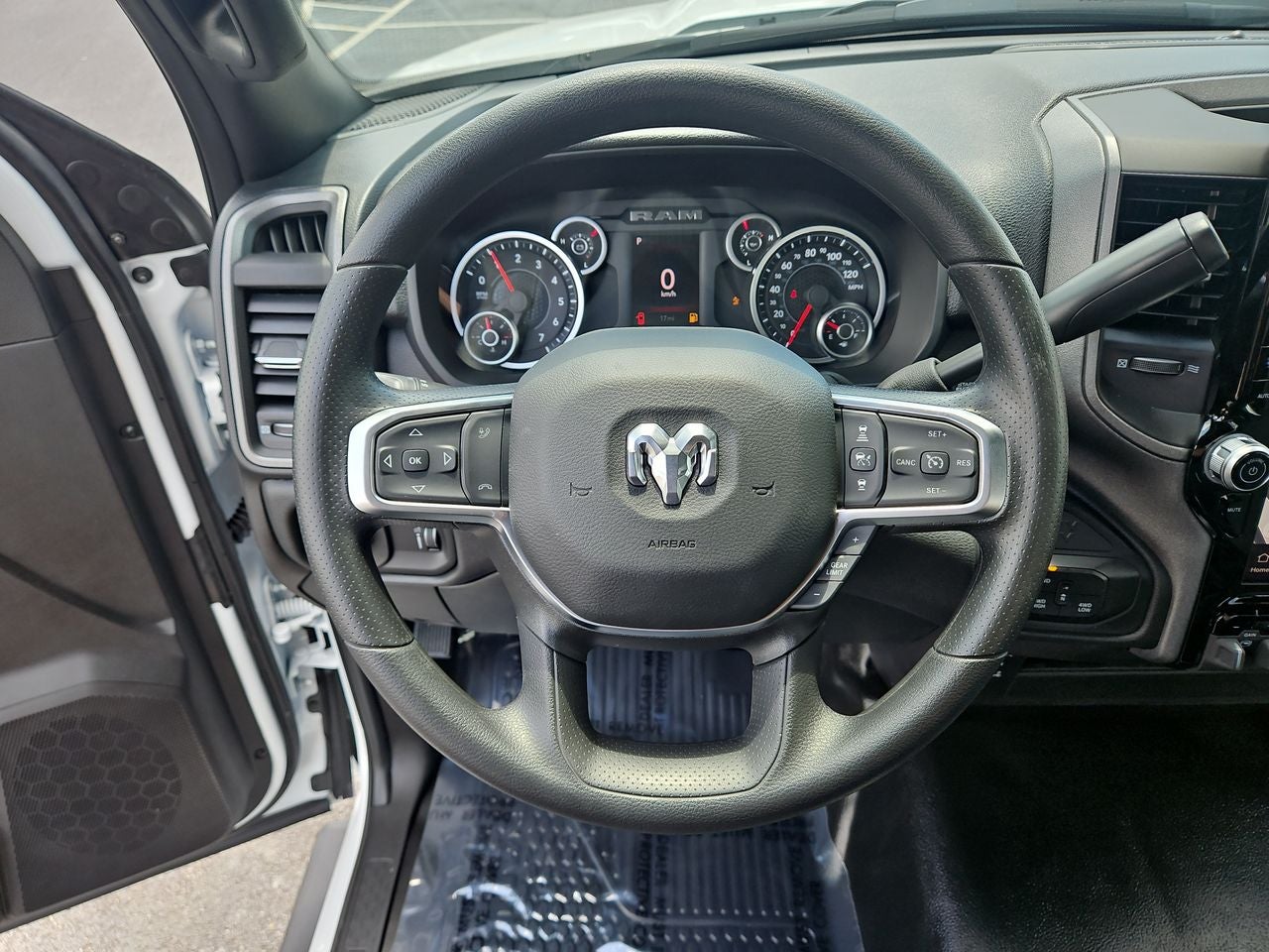 2025 RAM Ram 2500 RAM 2500 TRADESMAN REGULAR CAB 4X4 8' BOX