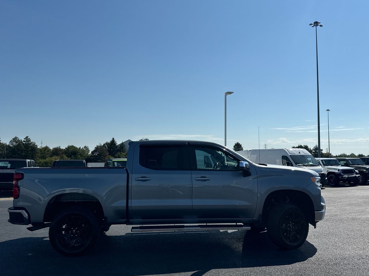 2024 Chevrolet Silverado 1500 2WD Crew Cab Short Bed LT